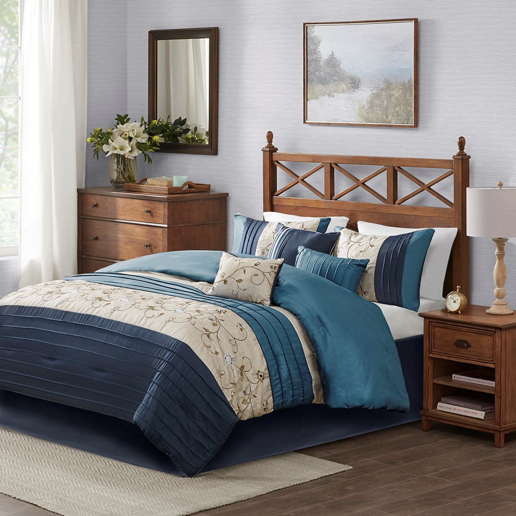 Luxury Fancy Embroidery Comforter Set 7 PC Bedding Set Elegant Turquoise Brown. Luxury Fancy Embroidery Comforter Set 7 PC Bedding Set Elegant Turquoise Brown.